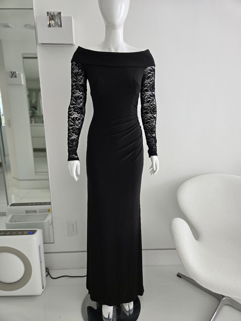 Vince Camuto Black Jersey, Lace, Ruched Maxi Dress Size 2, Excellent Condition